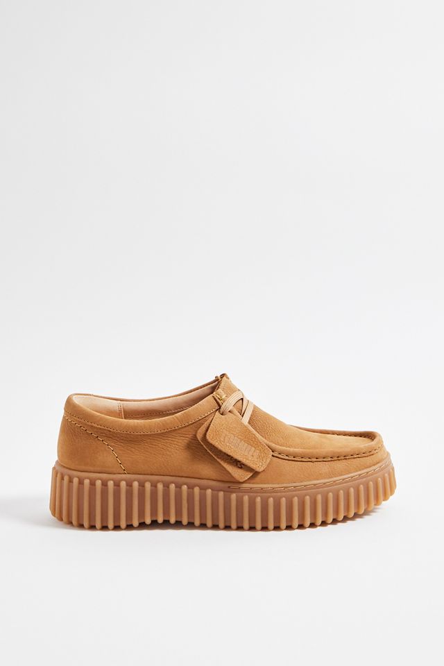Scarpe Scamosciate Torhill Bee in Nabuk Color Sabbia Chiaro Clarks Originals #1