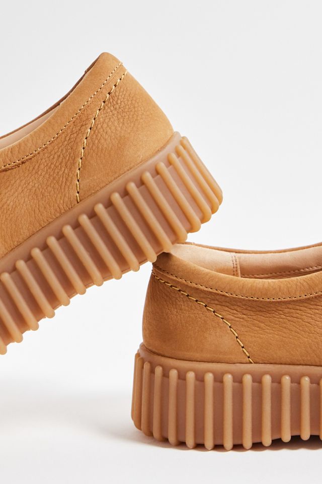 Scarpe Scamosciate Torhill Bee in Nabuk Color Sabbia Chiaro Clarks Originals #2