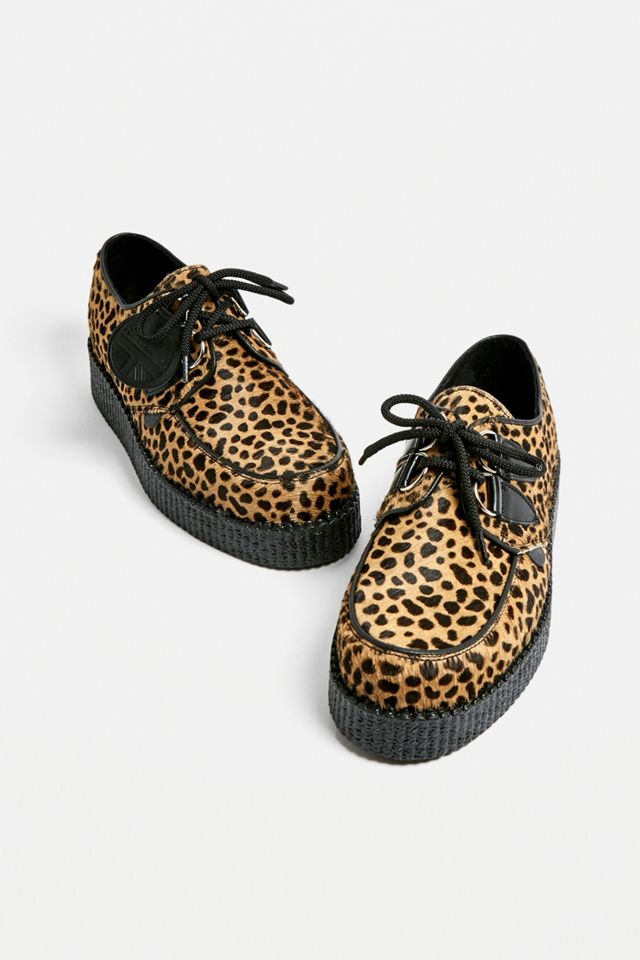 T.U.K. – Halbschuhe „Underground“ mit Leoprint und Plateausohle #4