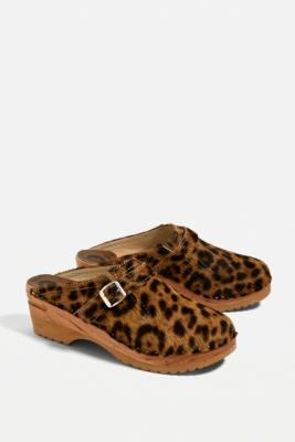 leopard clogs shoes