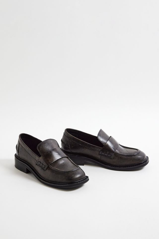UO Abgenutzte Quadratische Leder Slipper #1