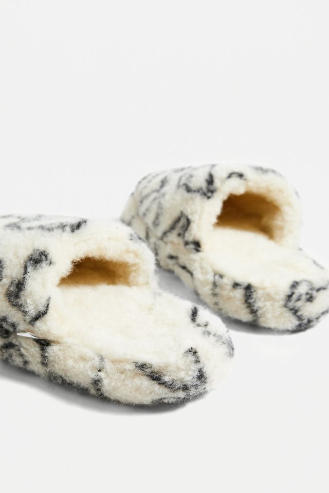 Yoko Wool Sheep Print Basic Slippers | Urban Outfitters UK