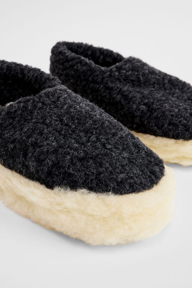 Pantuflas Yoko de Lana Negra #2