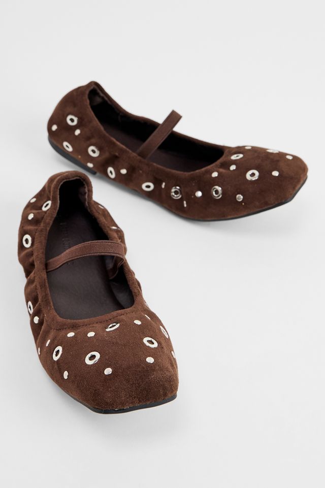 Chaussures ballerines marron à clous Storm UO #1