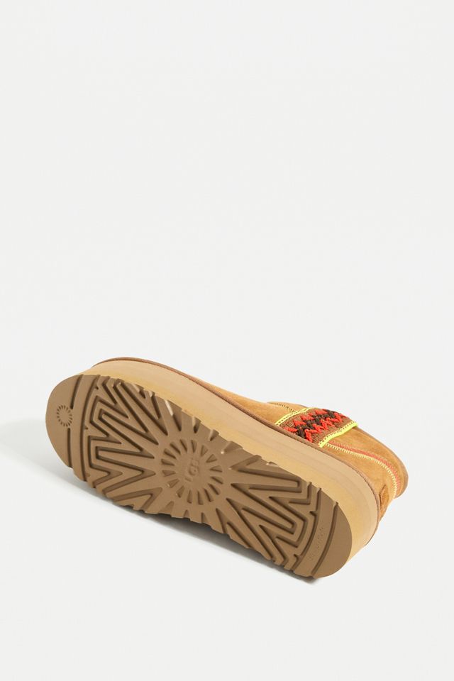 UGG - Bottes classiques ultra mini marron avec tresse #4