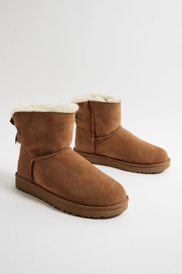 Bota UGG Mini Bailey Bow Castaña #1