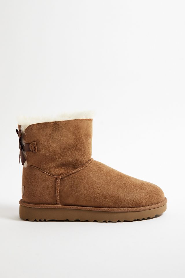 Bota UGG Mini Bailey Bow Castaña #2