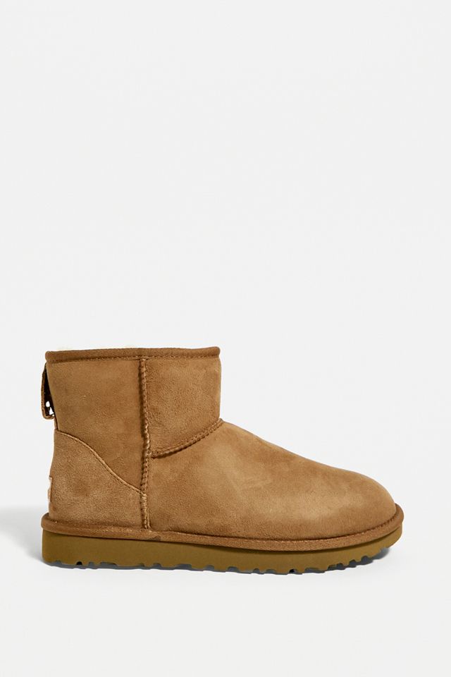 UGG – Stiefel „Classic Mini II“ in Kastanienbraun #1