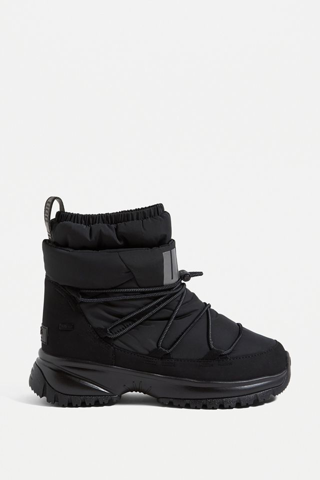 UGG Botas Yose Puffer Negras #2