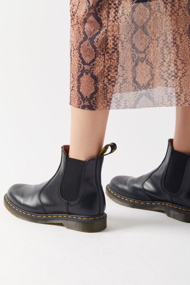 Dr martens best sale chelsea womens boots