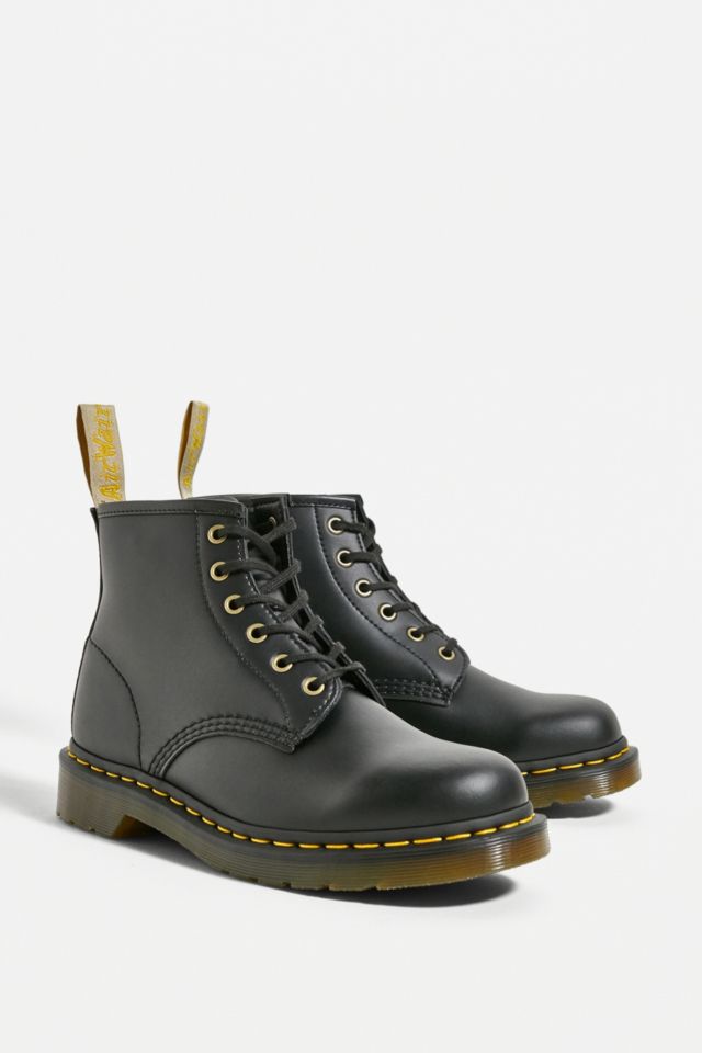 Dr martens outlet plaza 6-eye boots