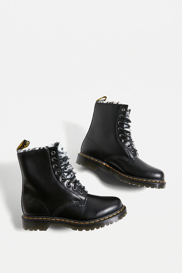 Dr. Martens 1460 Zebra Serena Stivale #1