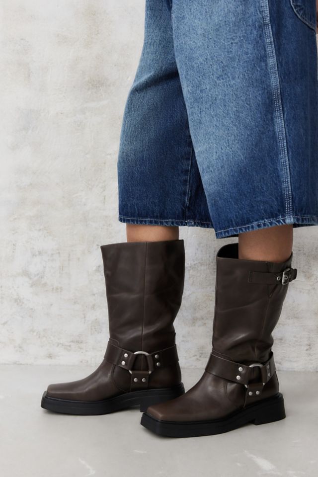 Vagabond square shop toe boots