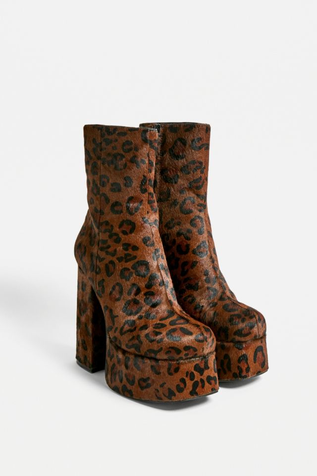 Jeffrey campbell widow clearance boot