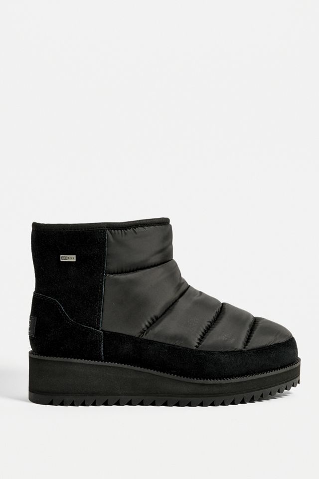 UGG Ridge Negro Mini Botas | Urban Outfitters ES