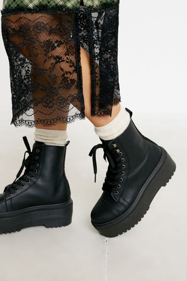 UO Boss Chunky Platform Boots | Urban Outfitters UK