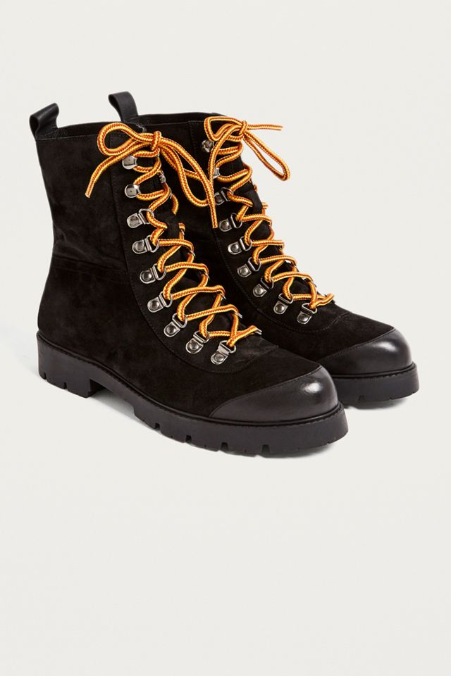 Urban Outfitters – Wanderstiefel „Blaire“ aus Wildleder #1