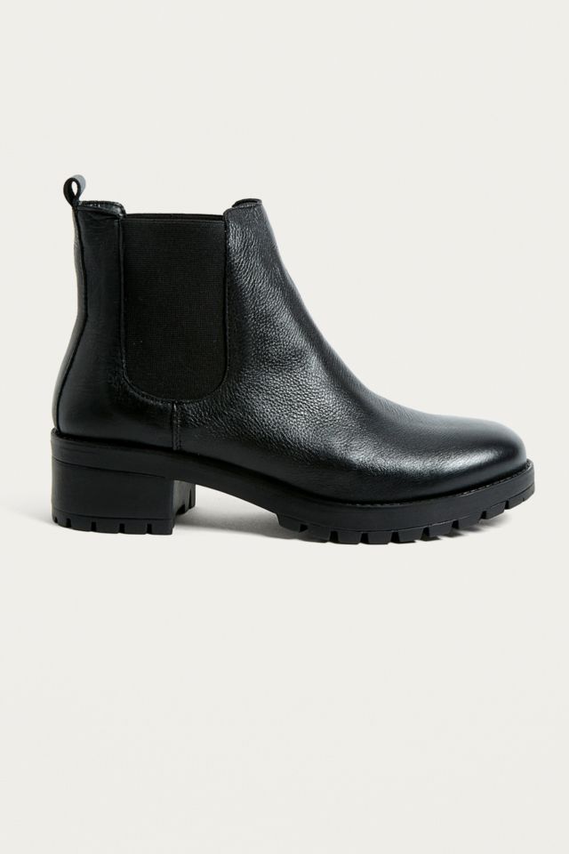 Black chelsea boots urban outfitters best sale