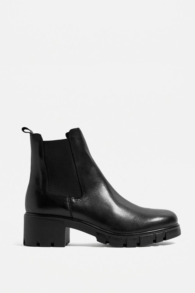 UO Cara Stivali Chelsea in Pelle #1