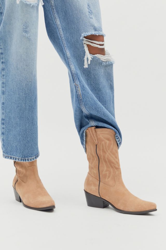 Urban outfitters hotsell white cowboy boots