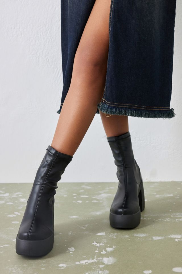 Urban outfitters hotsell chunky boots