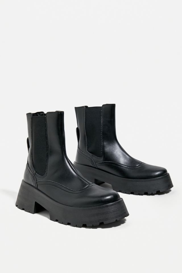 Urban outfitters chunky store boots