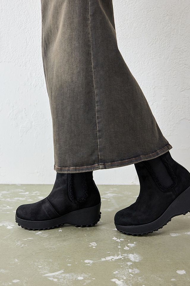 Rocket Dog Black Frost Chelsea Boots | Urban Outfitters UK