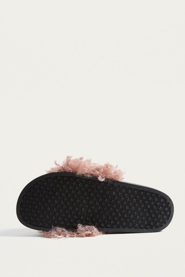 UO Suze Shearling Pool Sliders #4