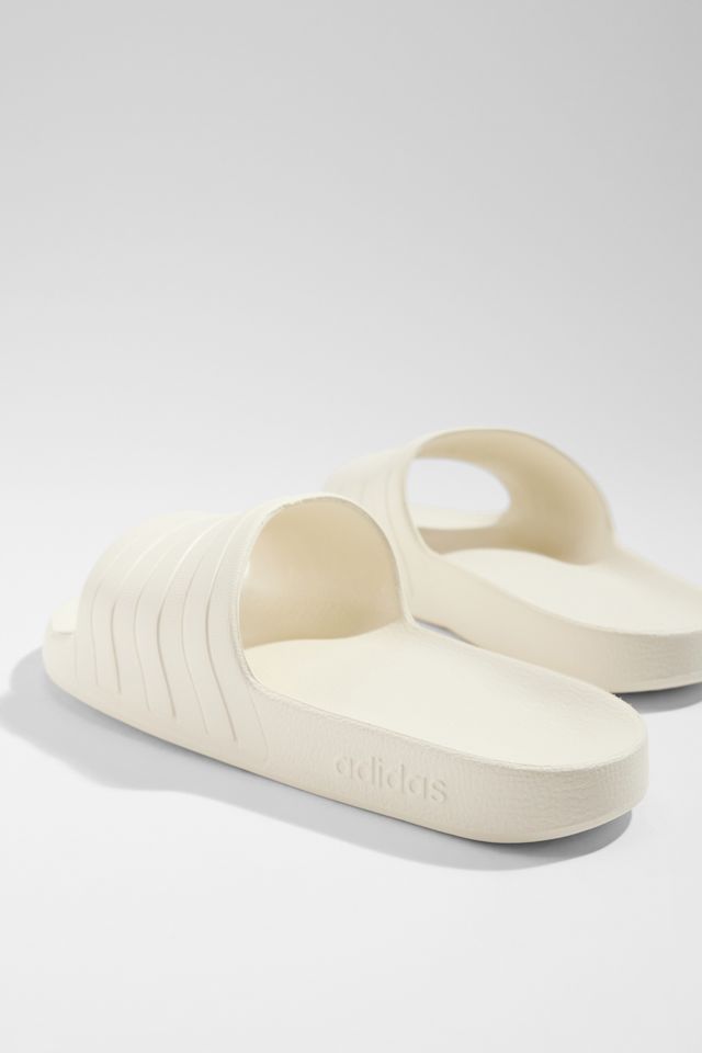 adidas Cremefarbene Adilette Slides #3