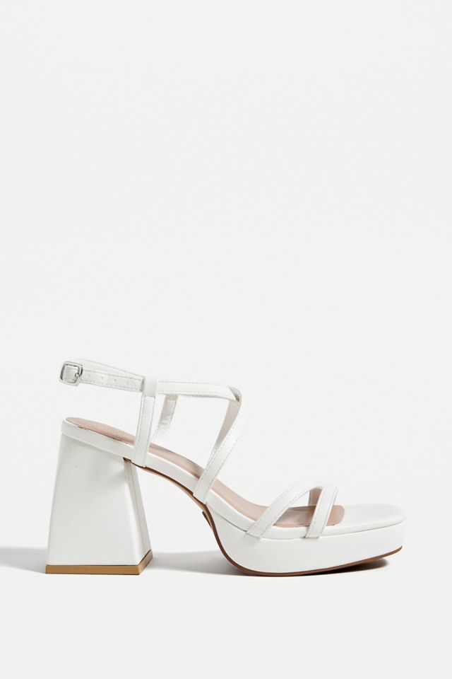 UO – High Heels „Santana“ in Weiß mit Riemchendesign  #1