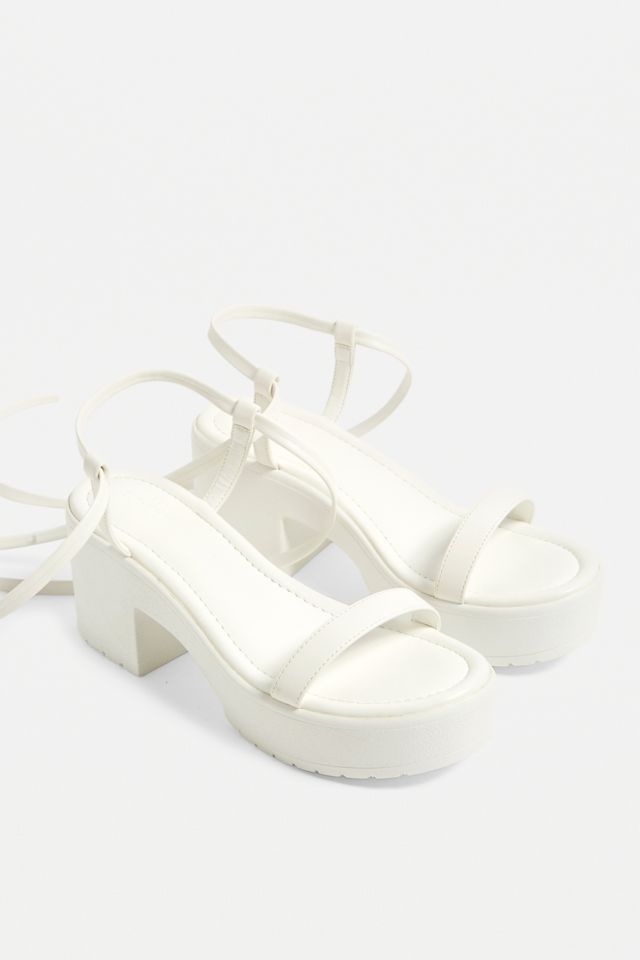 Urban outfitters hot sale white sandals