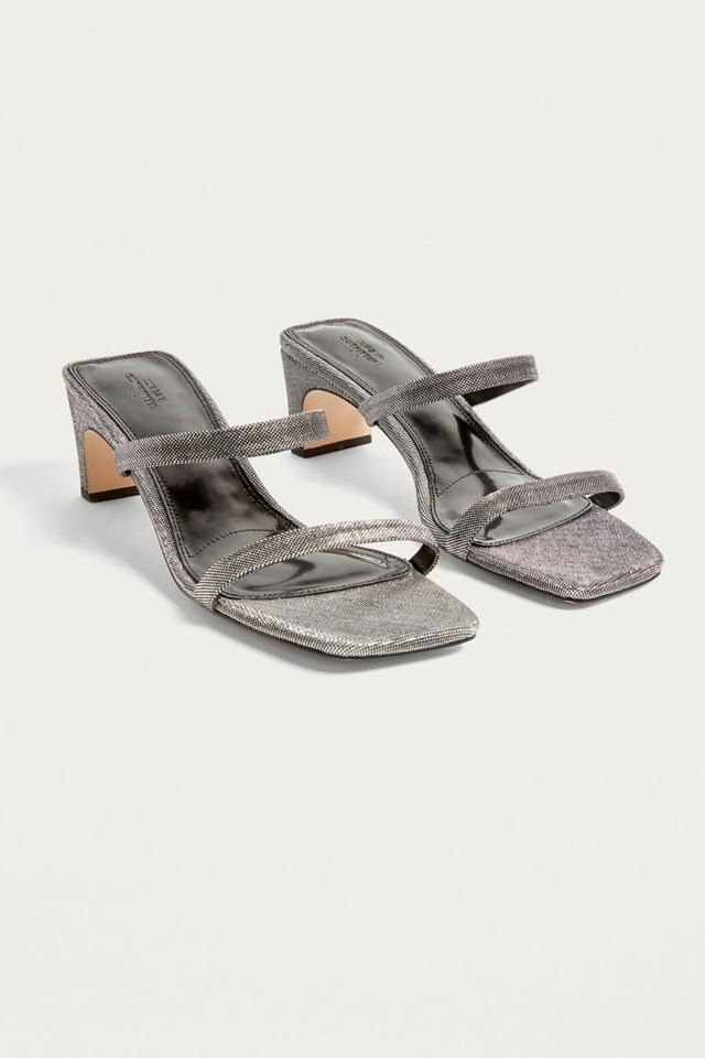 Urban Outfitters – Sandalen „Soho“ in Silber mit eckiger Zehenpartie  #1