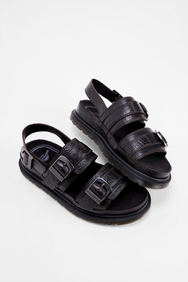 Dr. Martens San Zweiriemen-Sandalen aus Leder mit Krokodilprägung #1