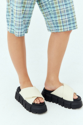 Buffalo☆Ava Velcross flat sandals in beige サンダル【UK発】 Buffalo Ava Velcross flat sandals in beige | ASOS