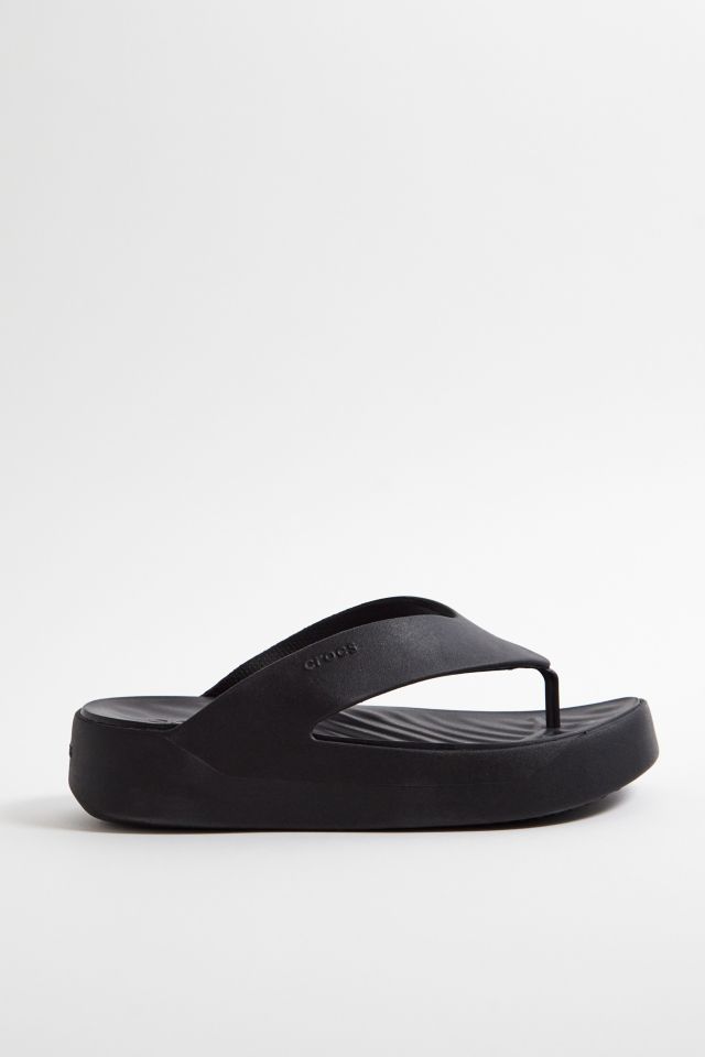 Crocs Getaway Platform Flip-Flops | Urban Outfitters UK