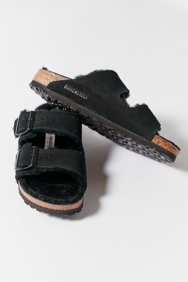 Birkenstock Arizona in Black Shearling