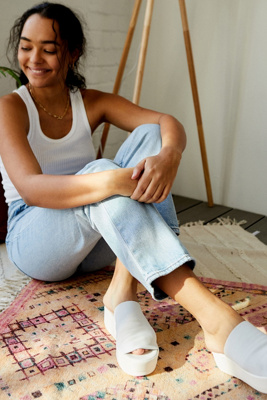 steve madden white slip on sandals