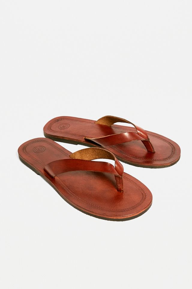 Urban Outfitters – Zehensteg-Sandalen „Shiloh“ in Braun #3