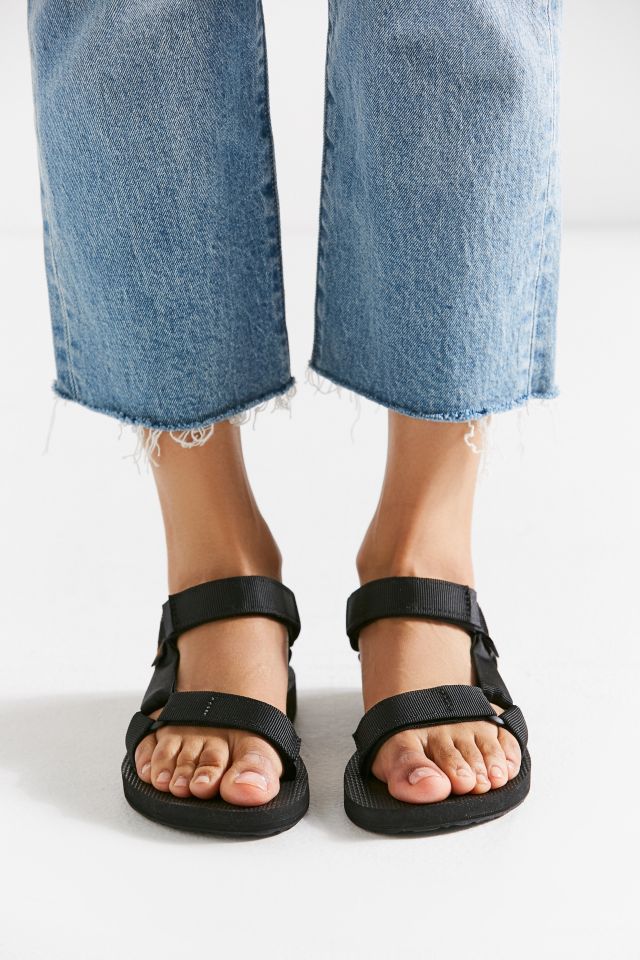 Teva sandals best sale urban outfitters