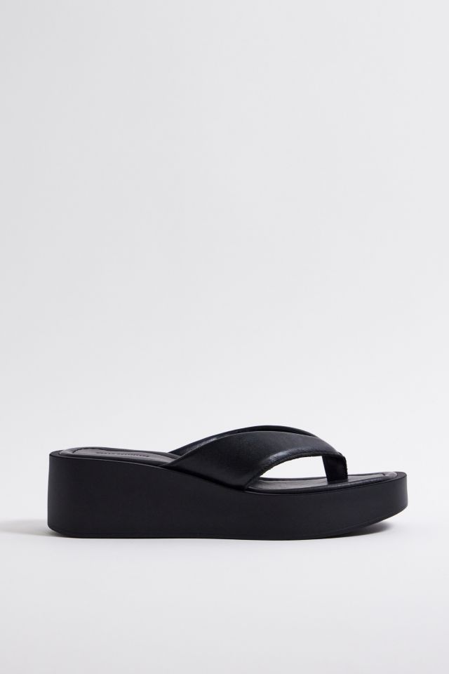 UO Black Minimalist Leather Sandals | Urban Outfitters UK