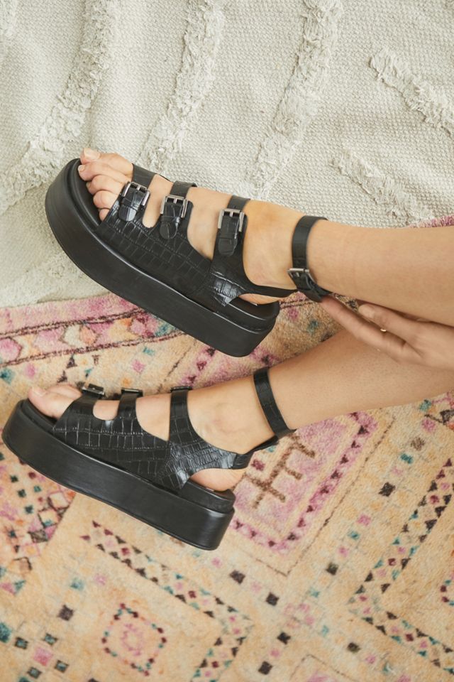 asra sojo sandals