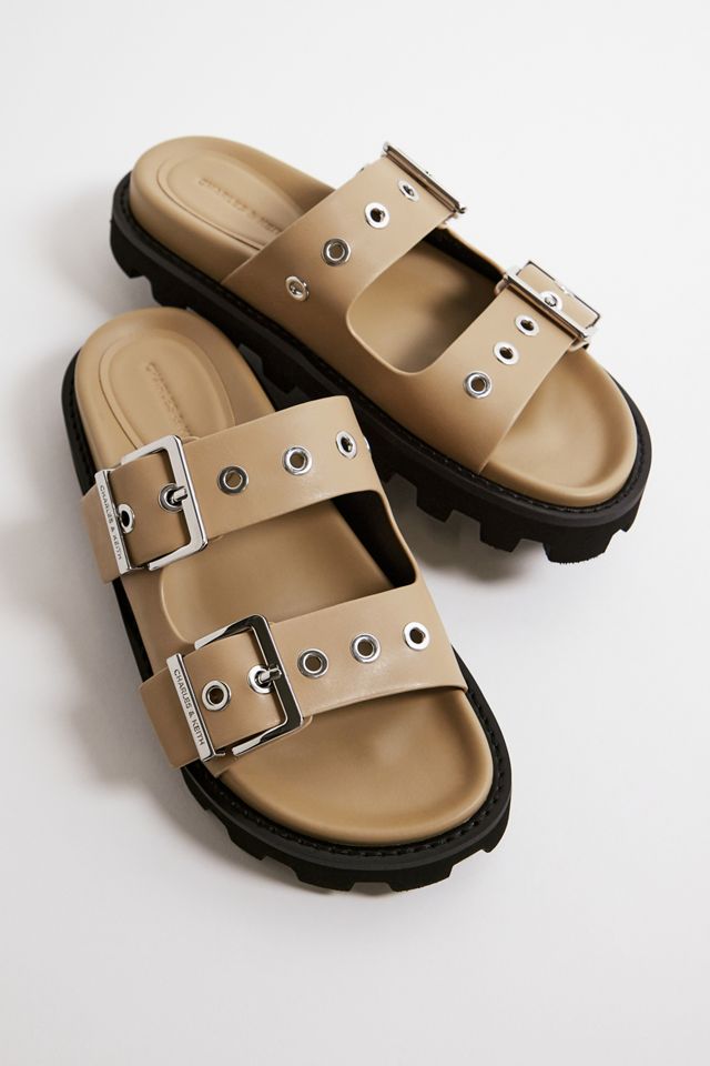 Charles & Keith Kamel Schnallen Sandalen #1