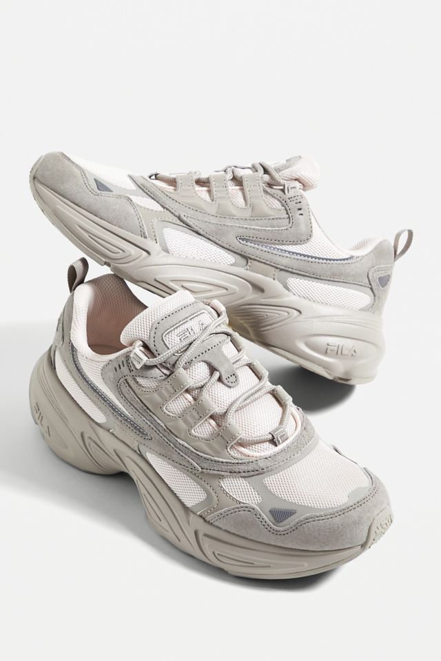 Fila trainers hot sale urban outfitters