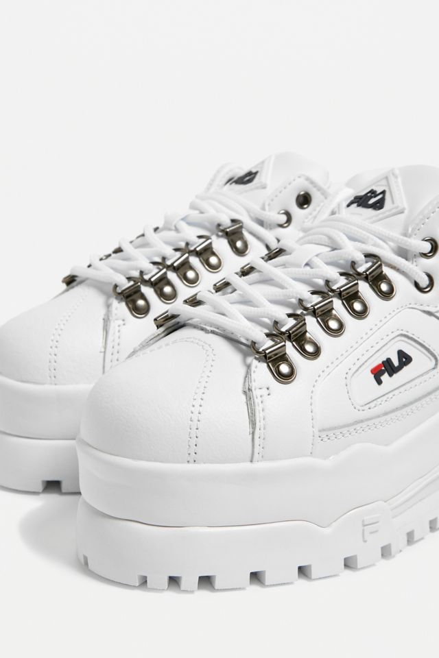 Fila trailblazer deals white wedge trainers