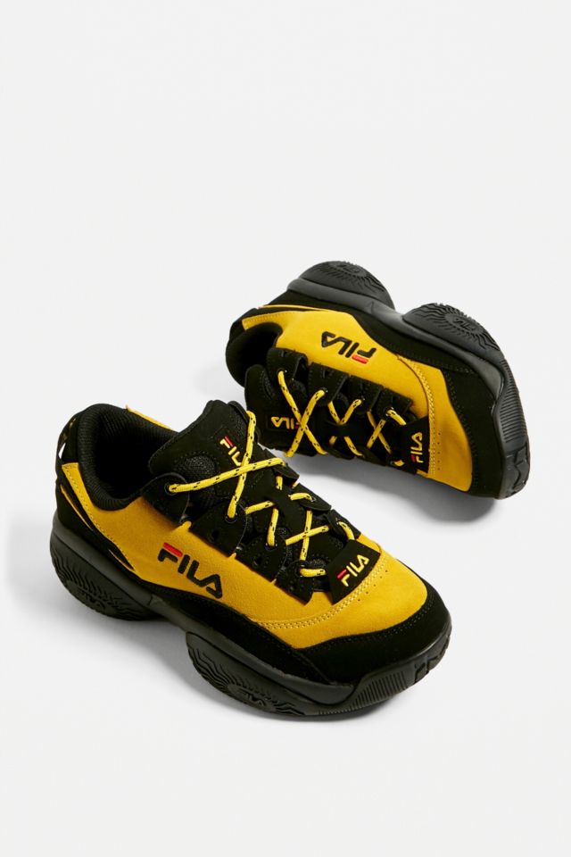 Fila shoes black outlet and yellow