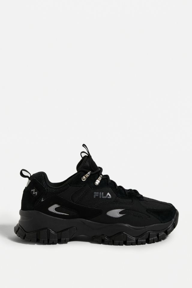 FILA Sneaker Ray Tracer in Schwarz Urban Outfitters DE