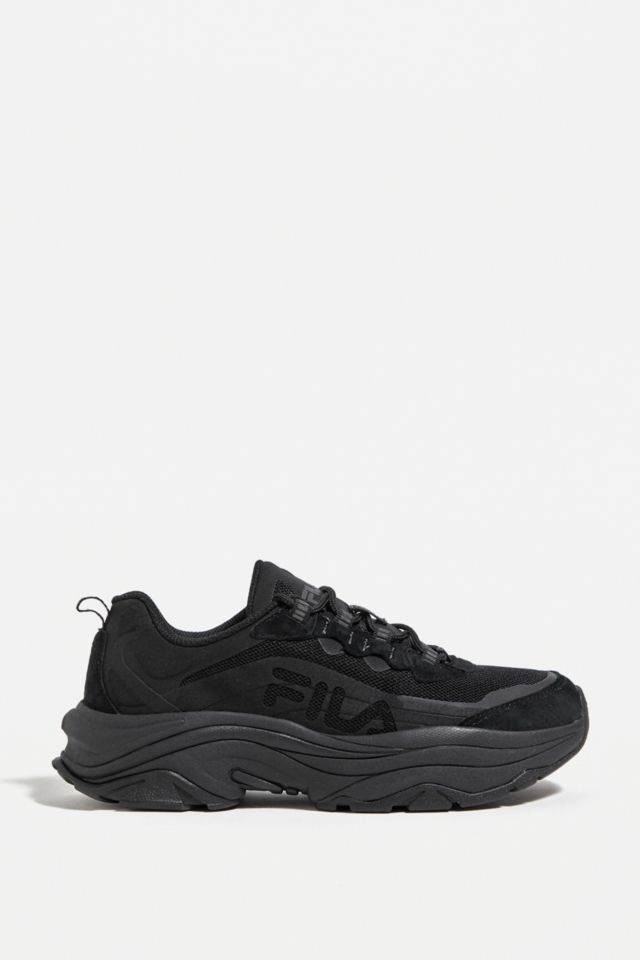 Fila plain outlet black shoes