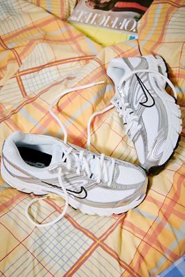 Nike Weiße Air Max Moto 2K Sneaker