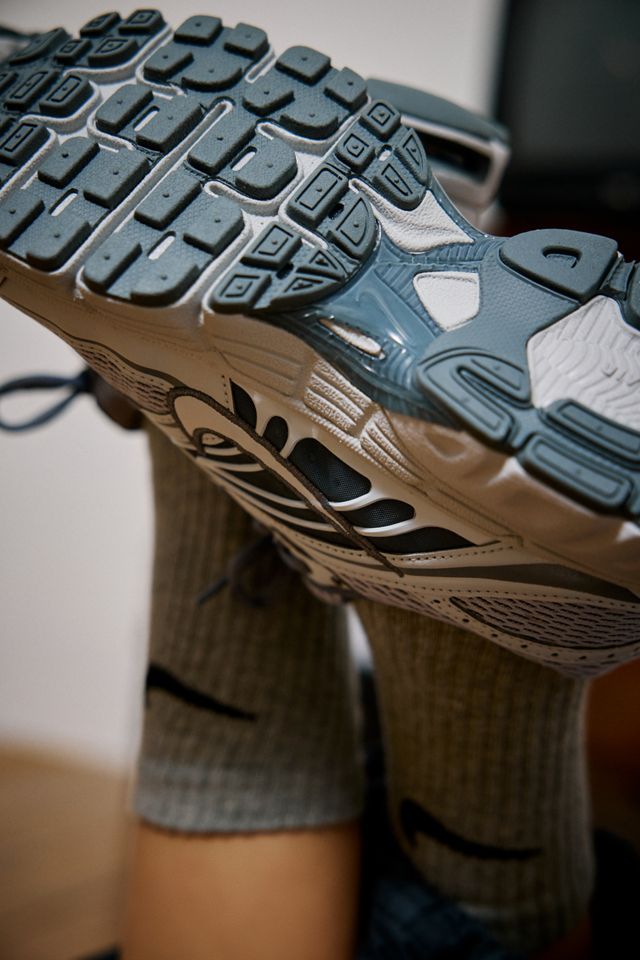 Nike Silber & Schwarz Air Max Moto 2K Sneaker #1