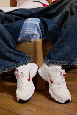 Zapatillas Nike Air Max Moto 2K Blancas y Rojas